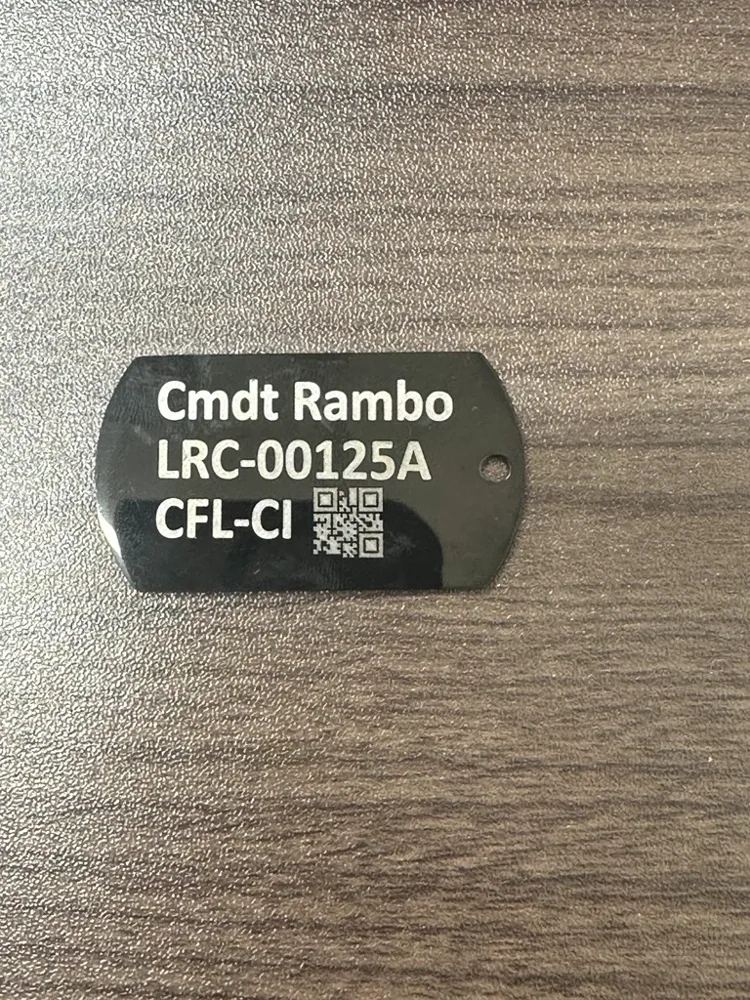 Plaque métallique gravée avec code QR