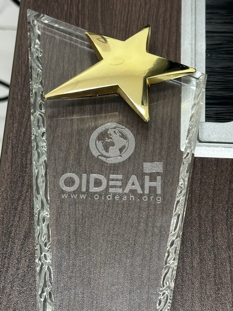 Trophée en cristal personnalisé — Laser Ivoire